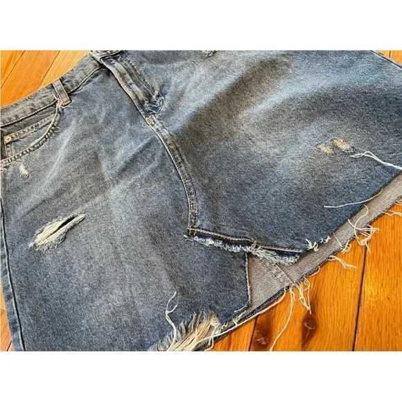 Free People We The Free Distressed Fly Blue Denim Mini Skirt BOHO Womens Size 28 - Picture 2 of 12